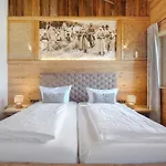 Bergchalet 1 *
