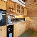Bergchalet 1 *